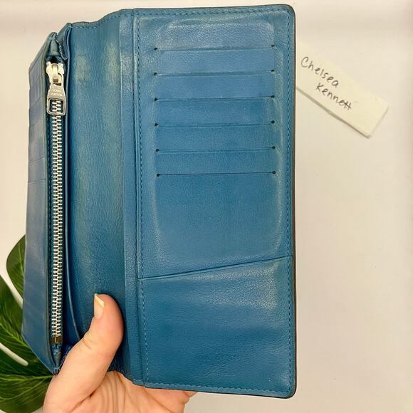 Louis Vuitton Brazza Wallet Blue Taurillon Leather Grained Calfskin Long Bifold - Picture 10 of 15